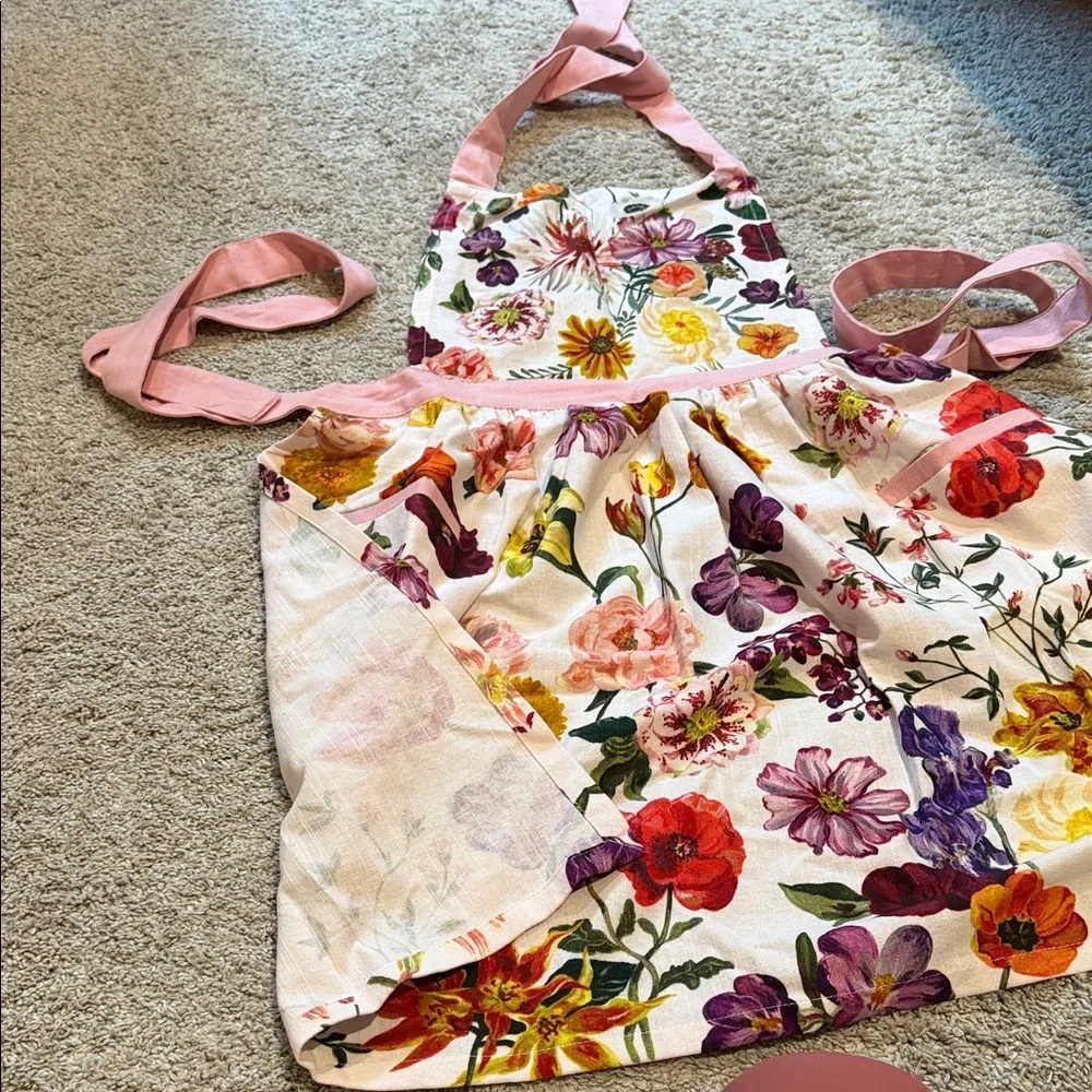 Anthropologie Floral Linen Apron Set in Pink, Yellow, Red, Purple, Green - Picture 10 of 10